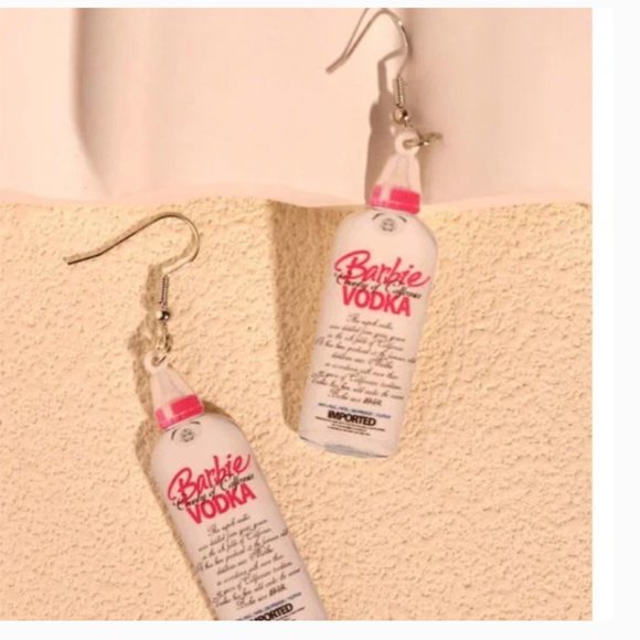 ⭐️❤️ FREE Vodka Drink Alcohol Barbie Chic Drop Glam Hipster Party Artsy Earrings - Picture 1 of 4